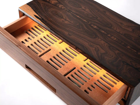 Handmade cigar humidor for aficionados – Italian craftsmanship